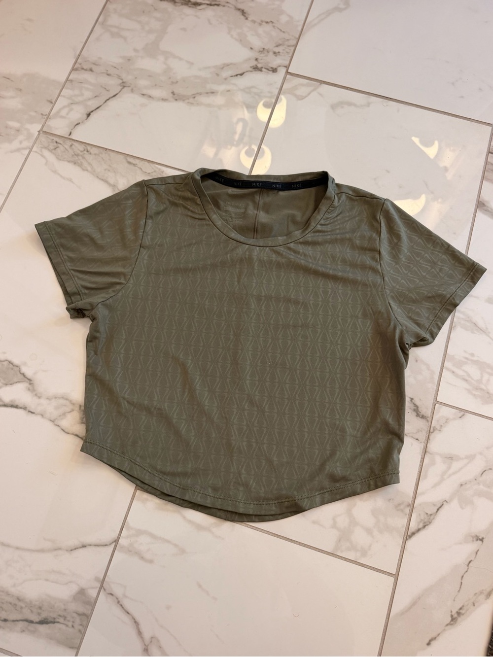 Nike slim fit  Olive Short Sleeve Crop Tee